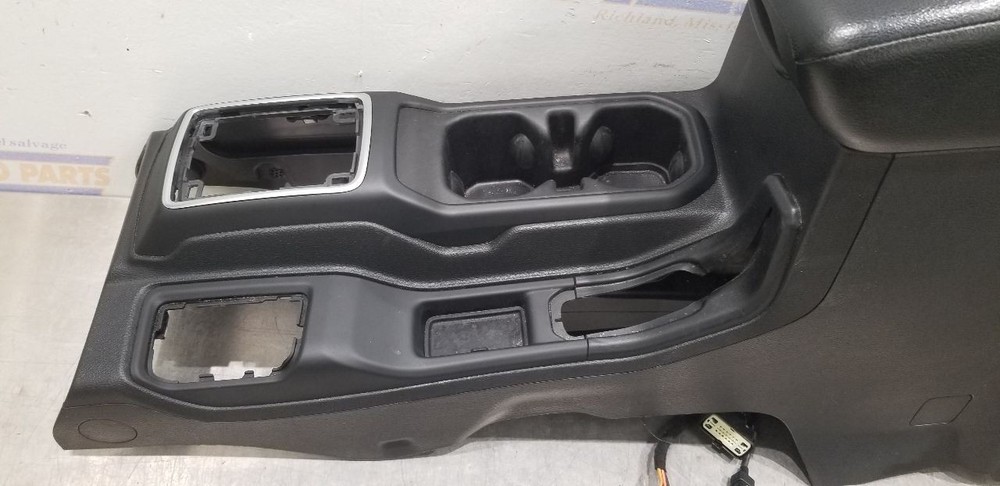 21 JEEP GLADIATOR JT WILLYS CENTER FLOOR CONSOLE ASSEMBLY BLACK MANUAL SHIFT