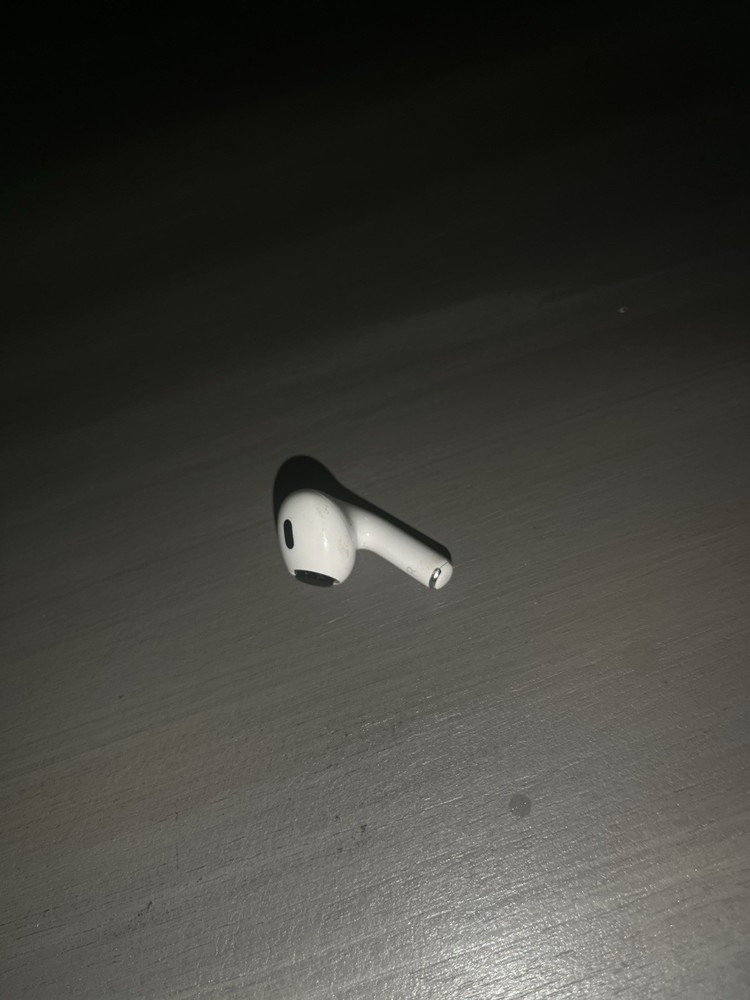 Apple Single Wireless Earbud Replacement White