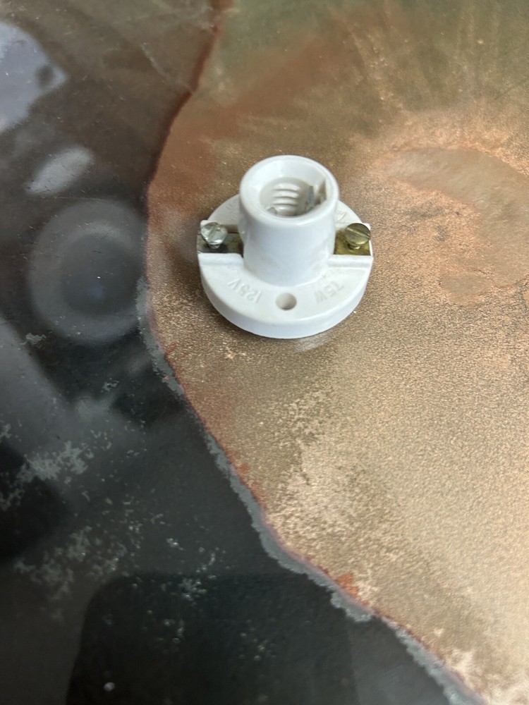 White Plastic Candelabra Socket , One-Piece, Keyless, E10 Lampholder