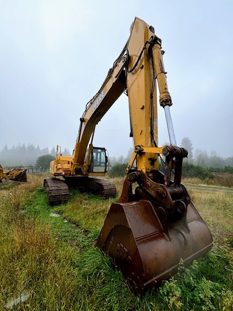 2003 John Deere 330C LC Excavator