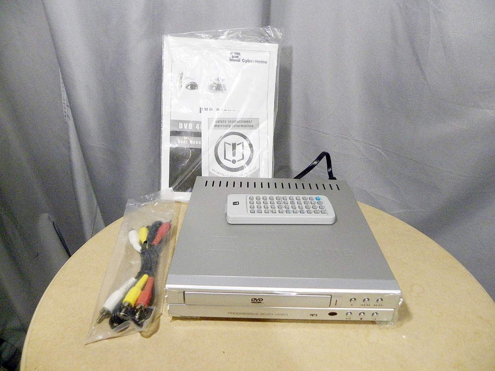 Compact dvd Player Harmon Tec model DV-102 with Remote Cables Open Box New