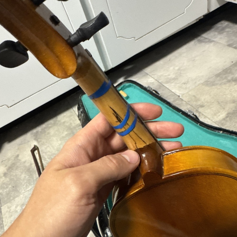 Lark Violin & Case. M5002-2