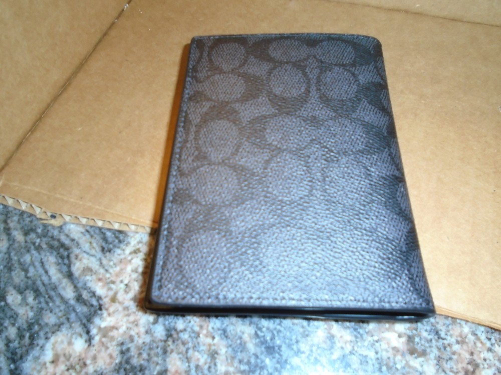 NWT COACH CY902 PASSPORT CARD CASE