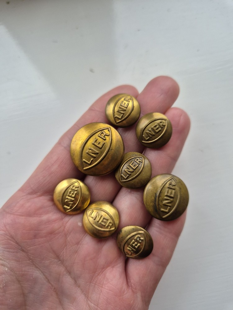 8 x LNER Railway Company Button Original