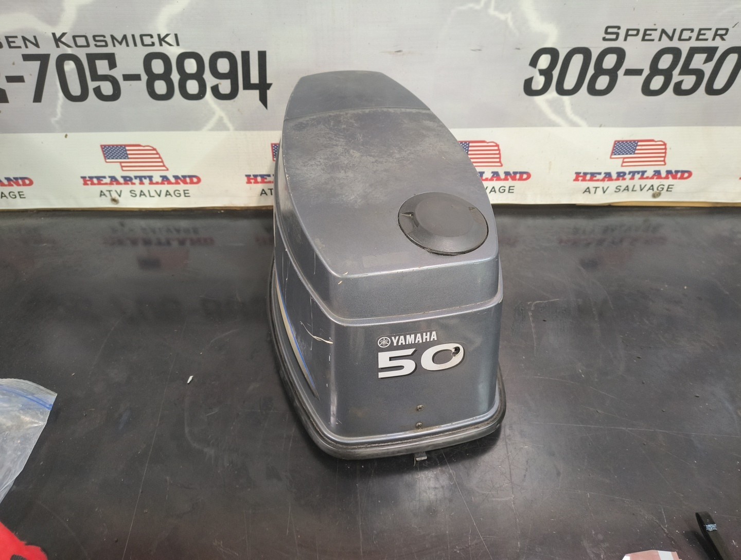 Yamaha 40 50 HP Top Cowling Cowl Hood Cover 63D-42610-60-4D. R12