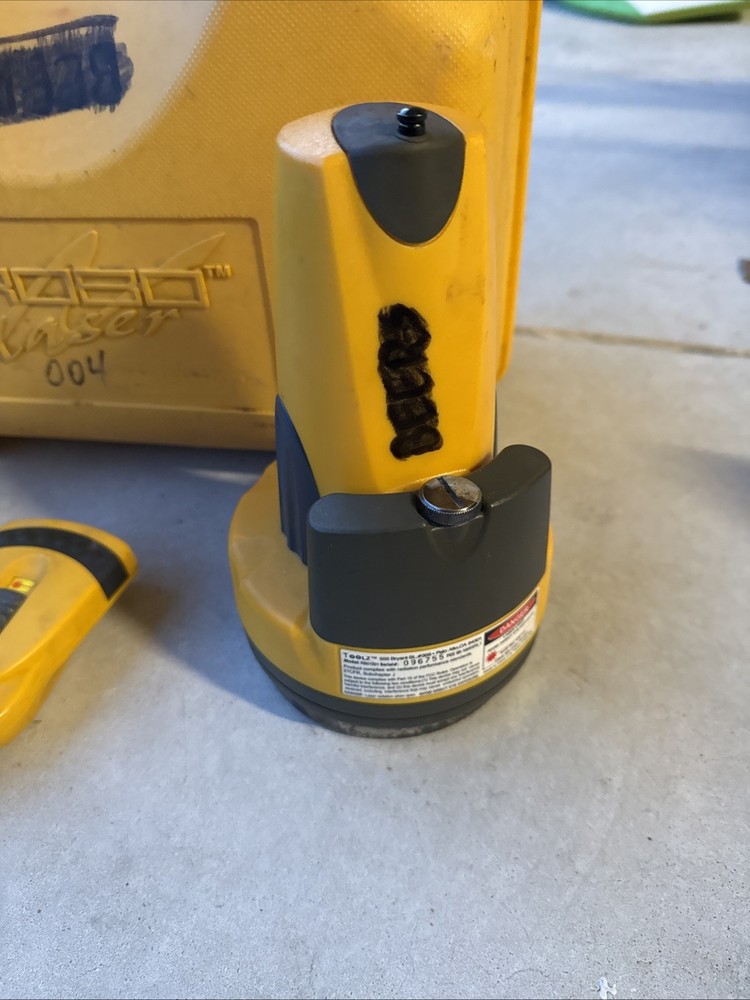 RoboToolz Robo Laser RB01001 Self Leveling Laser with Remote & Case UNTESTED
