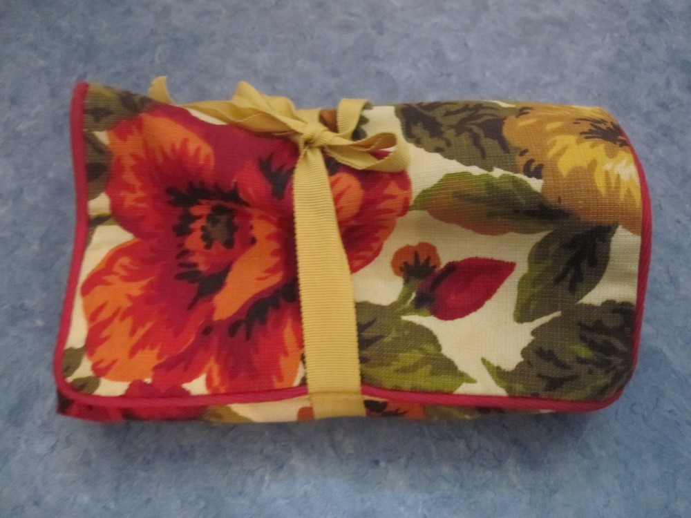 Circular Knitting Needles in Roll Up Case