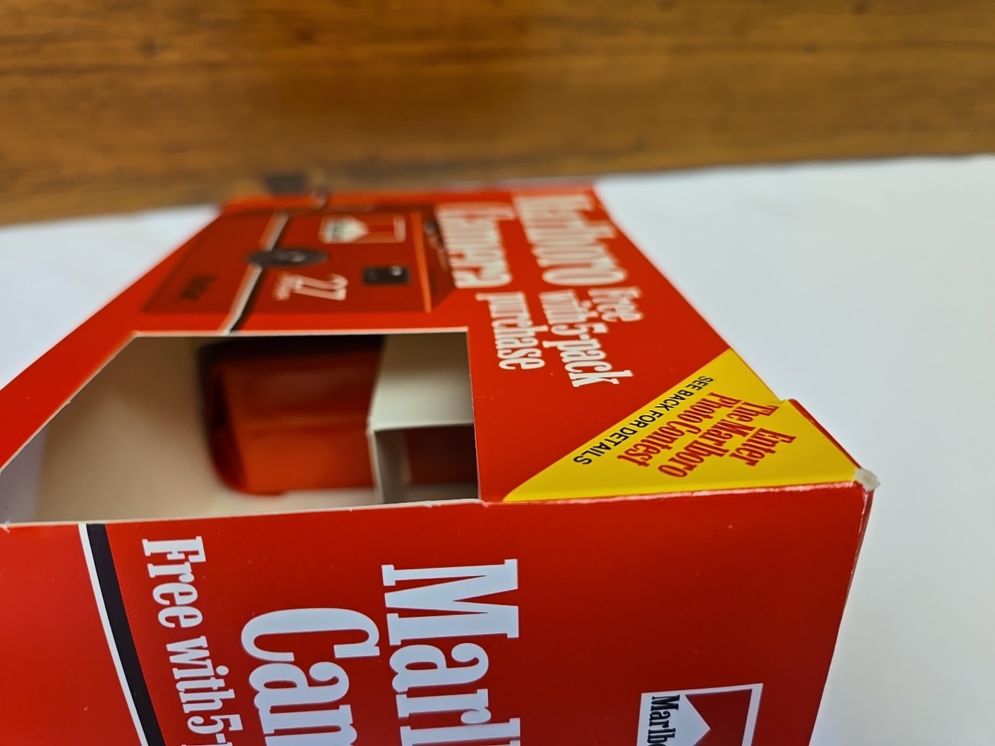 Vintage Marlboro Disposable Camera - With Box no cigarettes 35 mm 27 Exposures