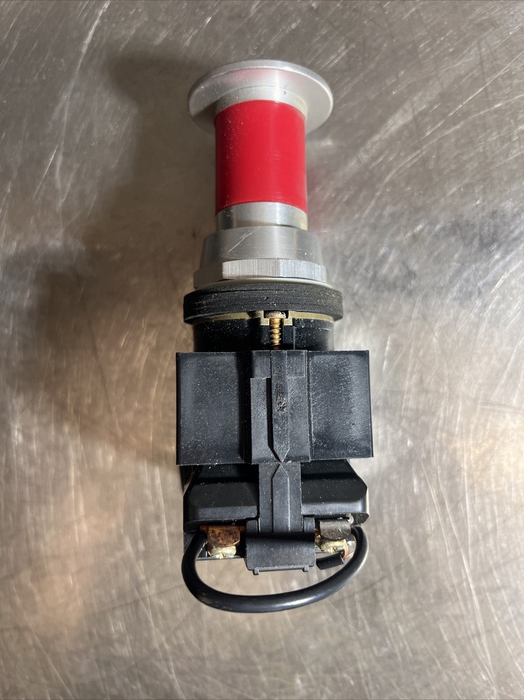 MICRO SWITCH PTY2311. PUSH-PULL SWITCH. 2-POSITION. USED.