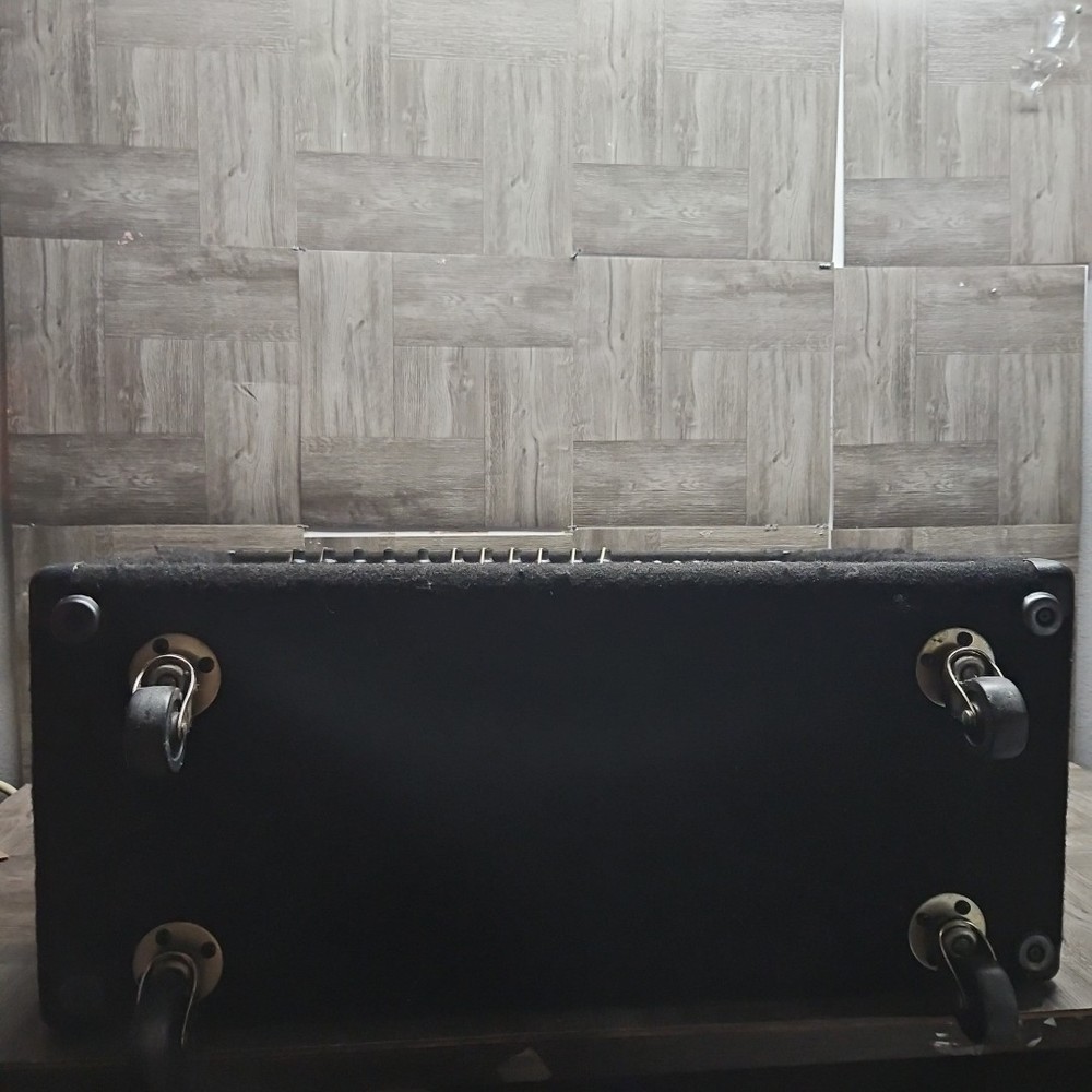 Fender M-80 Chorus Solid State Guitar Amplifier Combo Amp