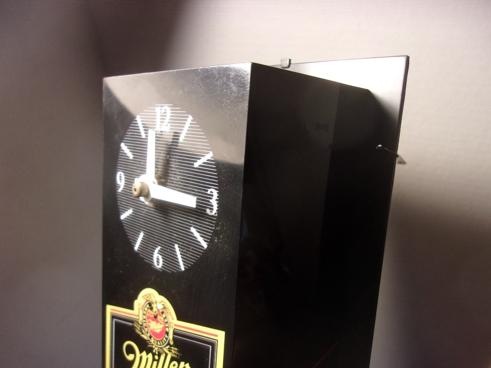 Miller Genuine Draft SIGN CLOCK "Light PLASTIC Clock" Mid Century 9"