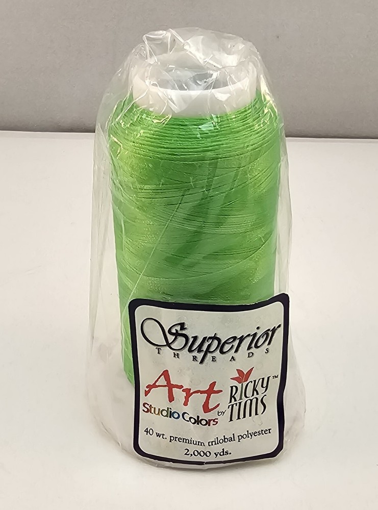 Superior Threads Art Studio Colors Trilobal Polyester 2000yds Spring Leaf #301