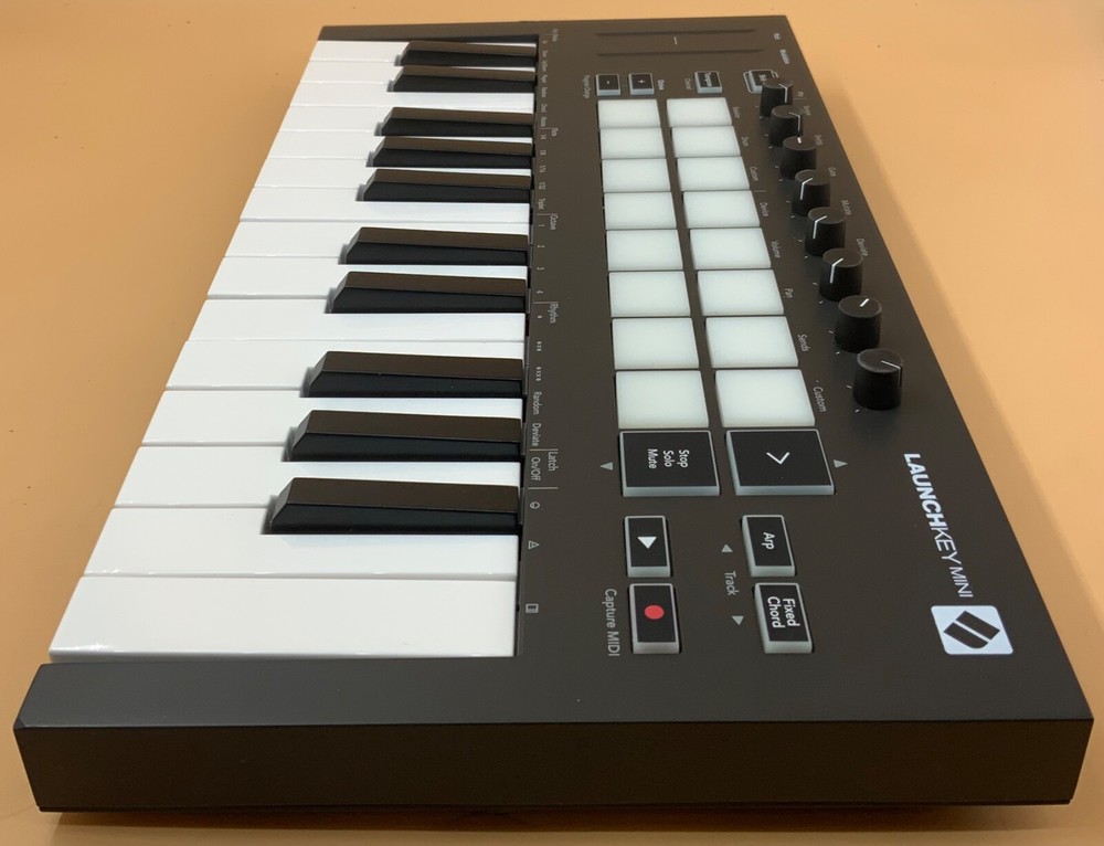 Novation Launchkey Mini MK3 25 Mini-Key MIDI Keyboard Controller Audio Tool