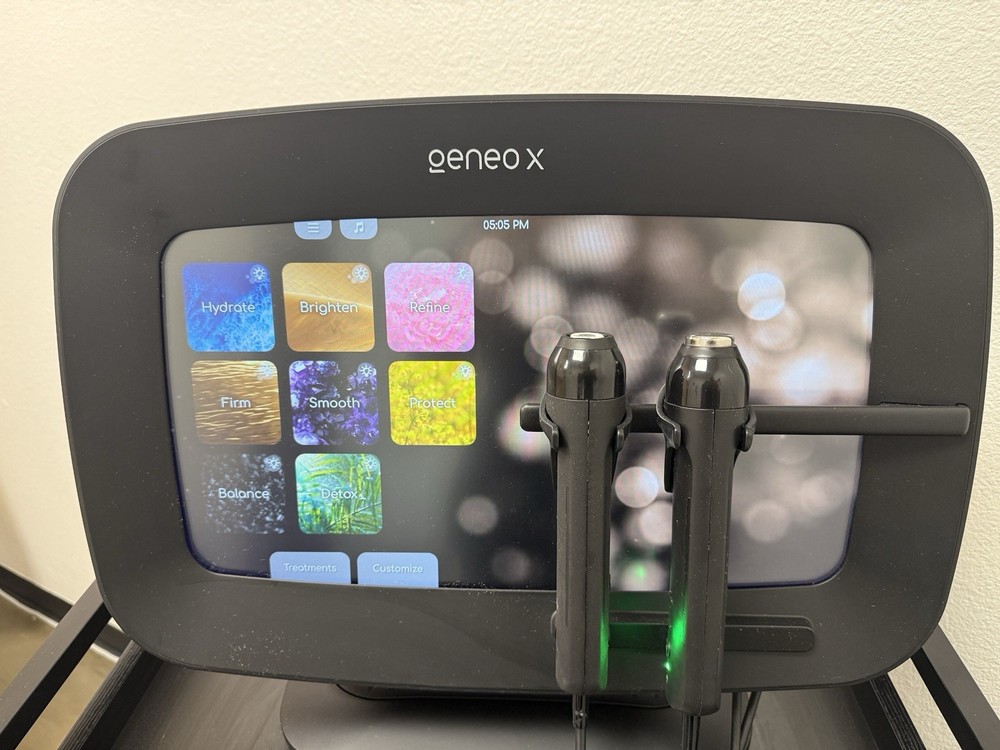 Glo2Facial Machine By Geneo Machine New Generation