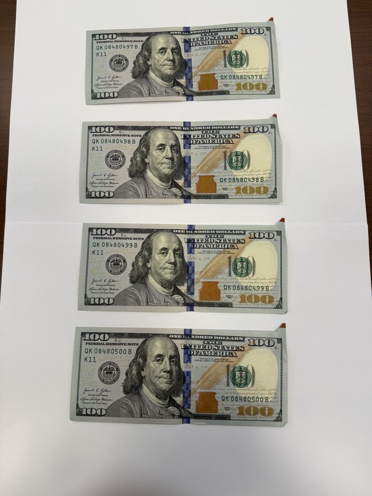 Error Cut 2021 ( top line extra paper) Uncirculated $100 Notes