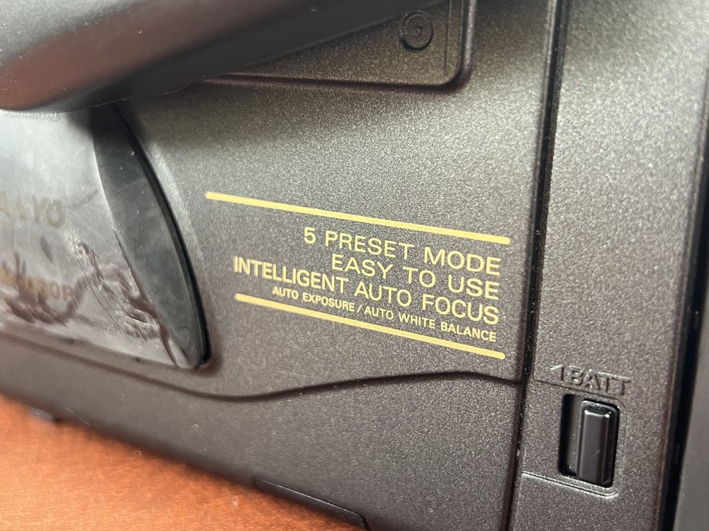 Faulty Sanyo VM-D90P Camcorder - genuine Untested