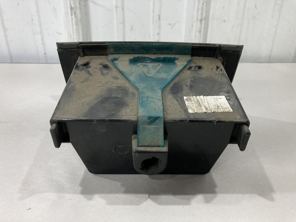 Peterbilt 587 ASH TRAY Dash Panel - Used