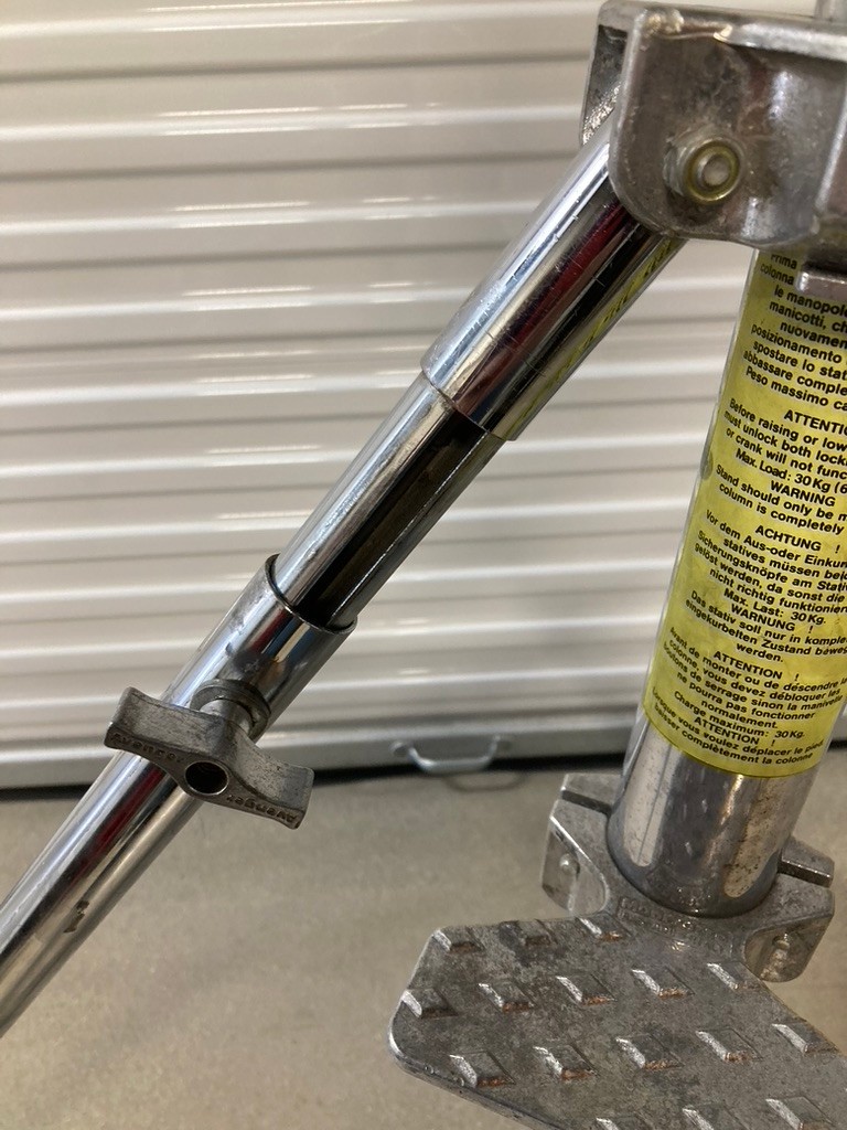 Manfrotto 087NW Steel WIND-UP PHOTOGRAPHY STAND Heavy Duty w/Wheels & Brake