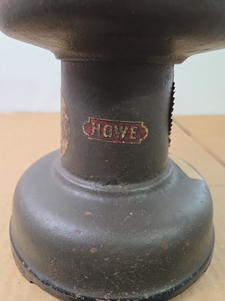 Vintage Howe Cast Iron Fish Tail Scale (Untested)