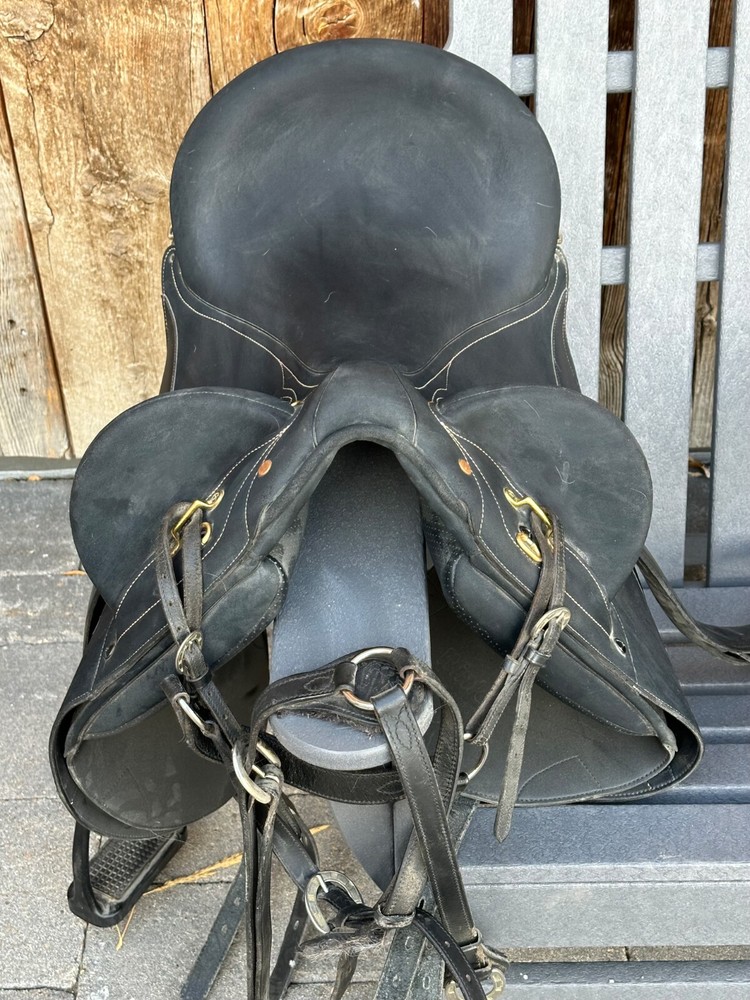 SADDLE BUILT BY COLIN DANGAARD