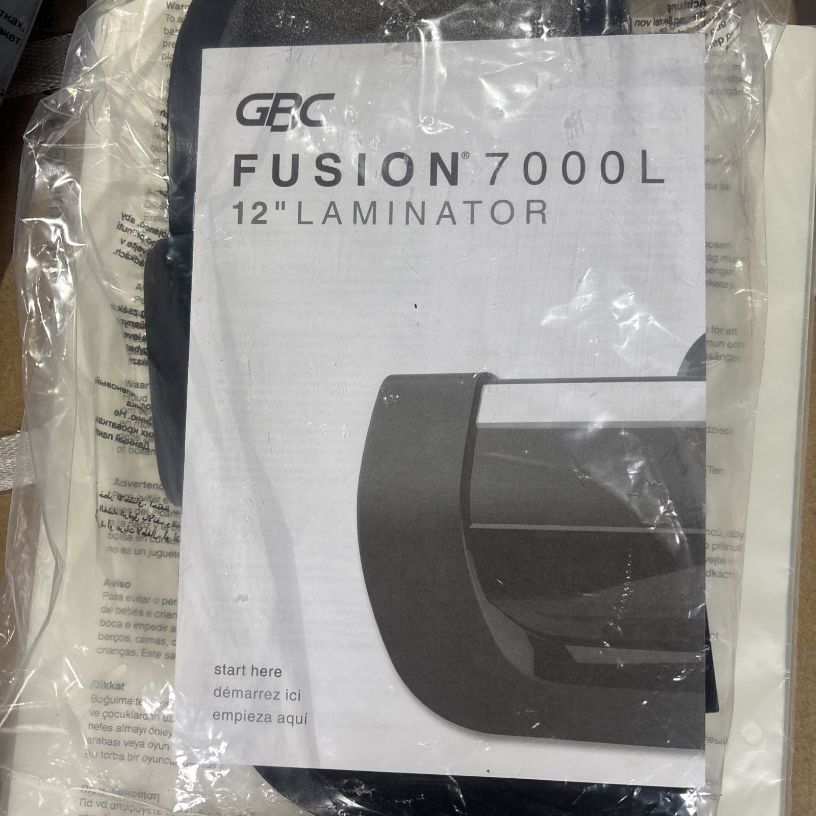 GBC 1703098 Fusion Plus 7000L 120V 12 in. Doc Width Thermal Pouch Laminator, NEW