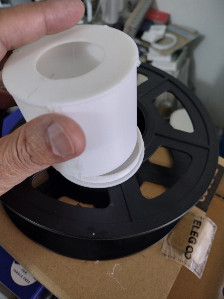 Spool Smooth for Creality Ender 3 or similar printer - makes filament pull easy