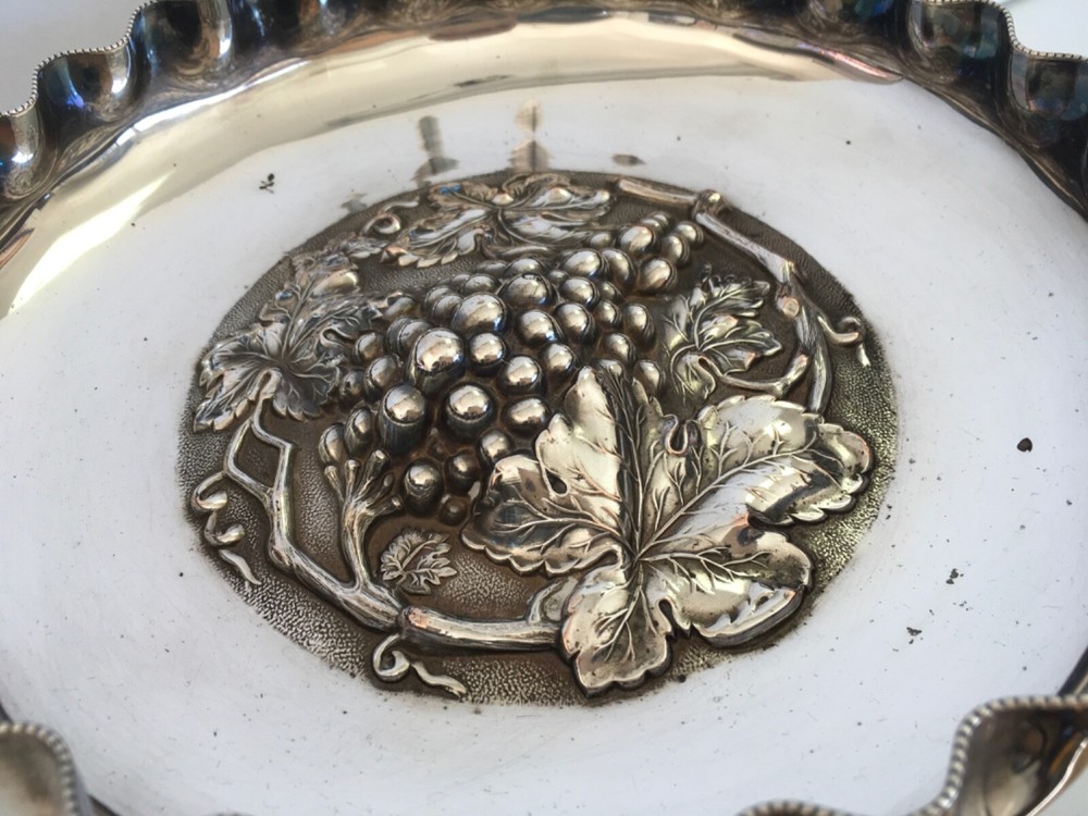 Walker & Hall Sheffield Silver Plate Regency Fruit Shell Compote Platter Stand