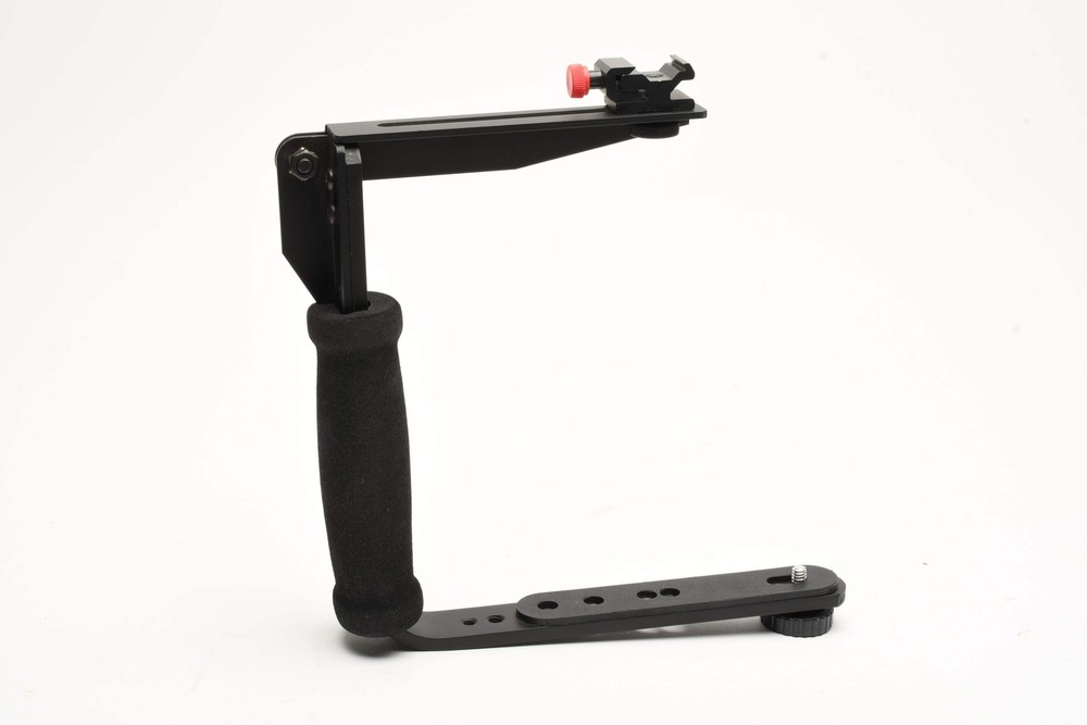 Stroboframe Quick flip 35mm camera flash bracket, Mint-