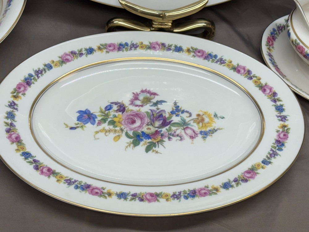 Castleton "CASTLETON MANOR" USA ~ 4 Piece Serving Set: Platters, Bowl, Gravy