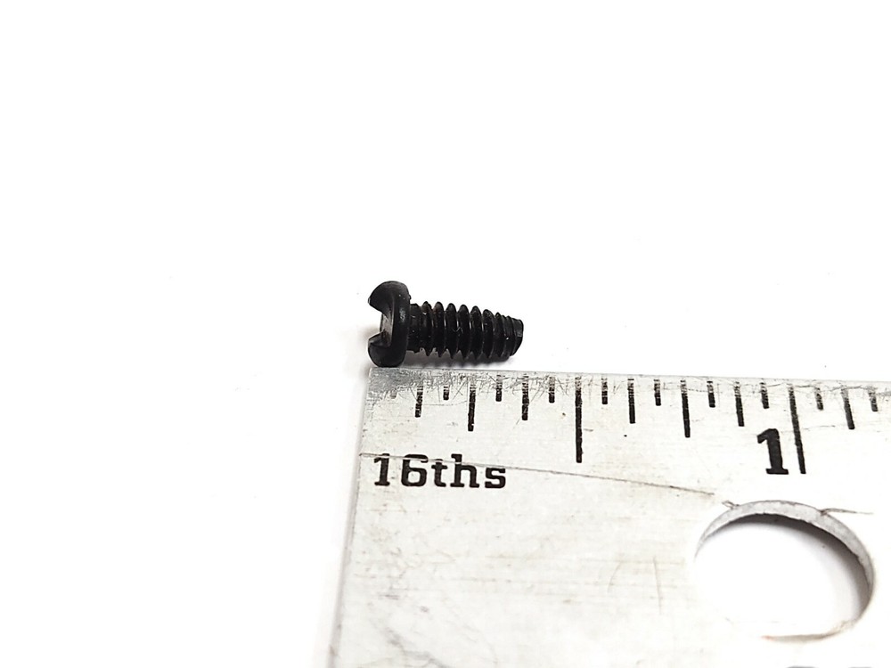 Mossberg 500 - Safety Button Screw