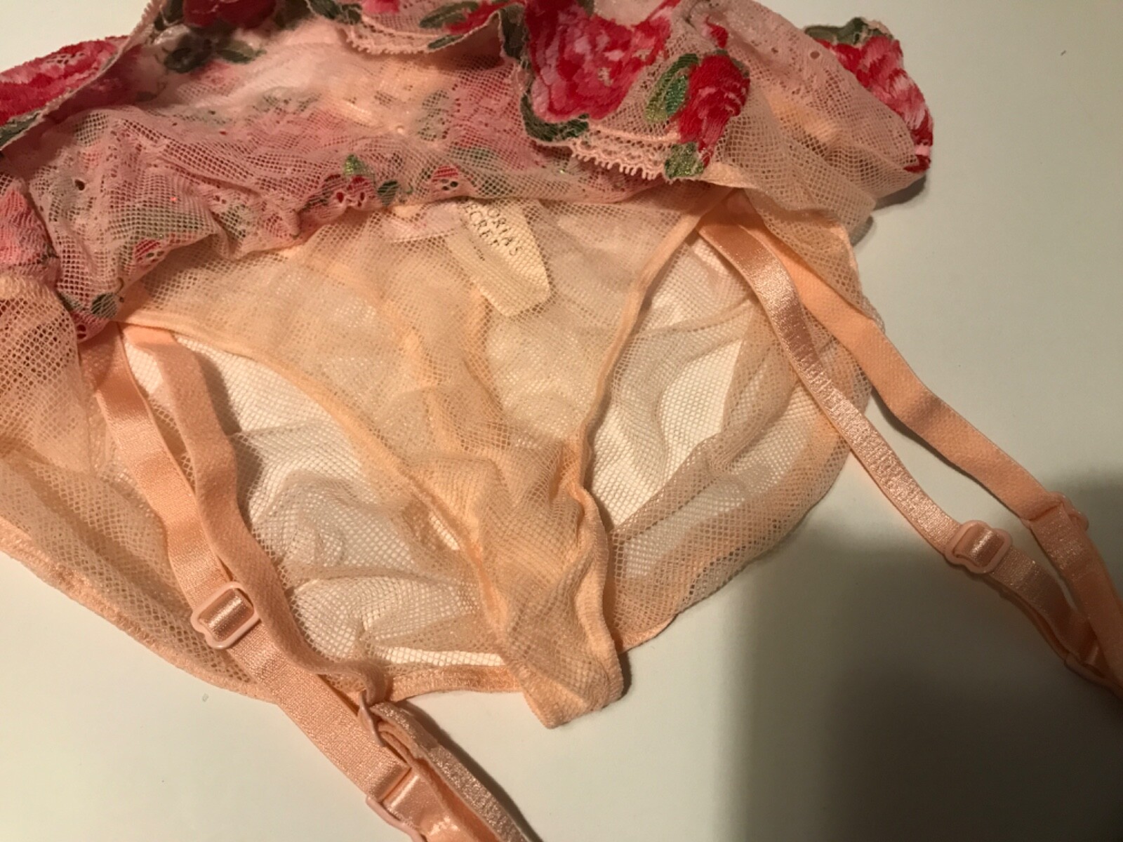 Victoria’s Secret Very Sexy Embroidered Roses Lace Garter Skirt NWT Crystals M