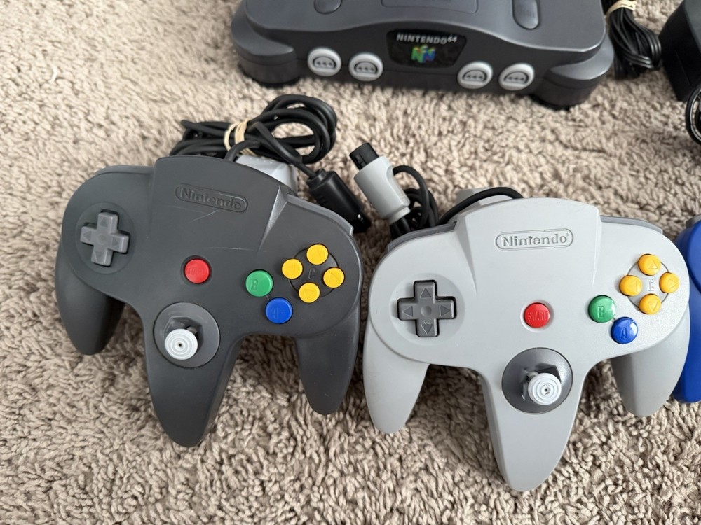 Nintendo 64 N64 System Game Console Bundle W/ 4 Controllers 2 Rumble Paks Jumper