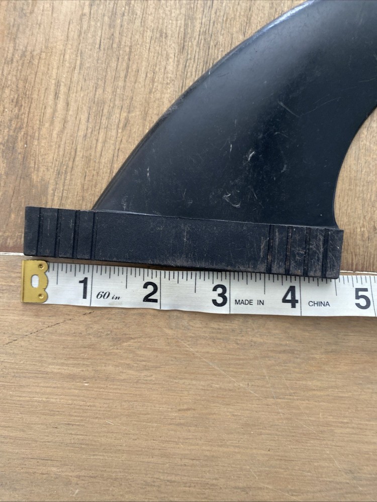 O’fisl’l Surfboard Fin Left Side