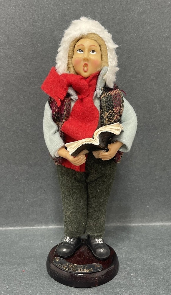 Angelo Second Tenor Caroler Figurine