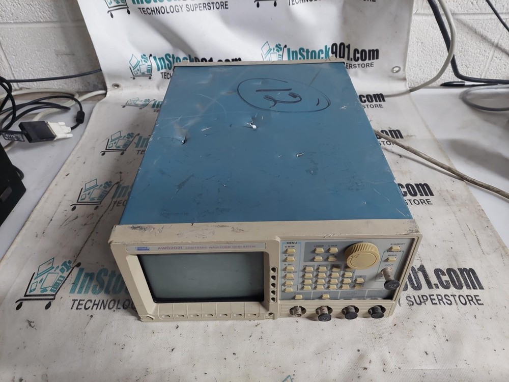 Tektronix AWG 2021 Arbitrary Waveform Generator