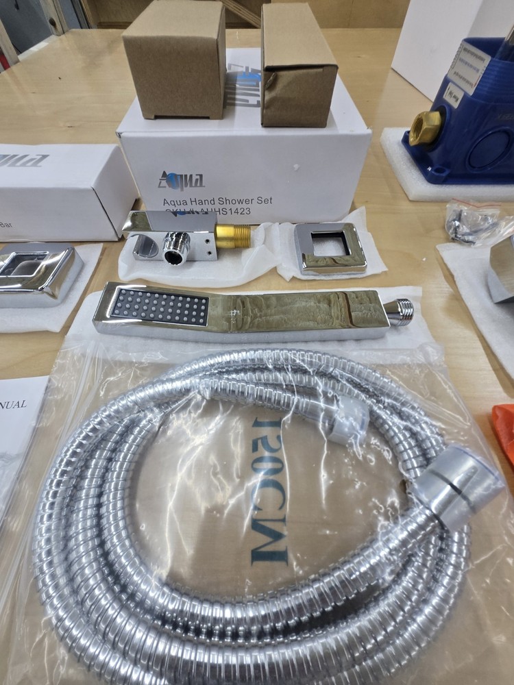 Kube Bath Aqua Piazza Shower Kit