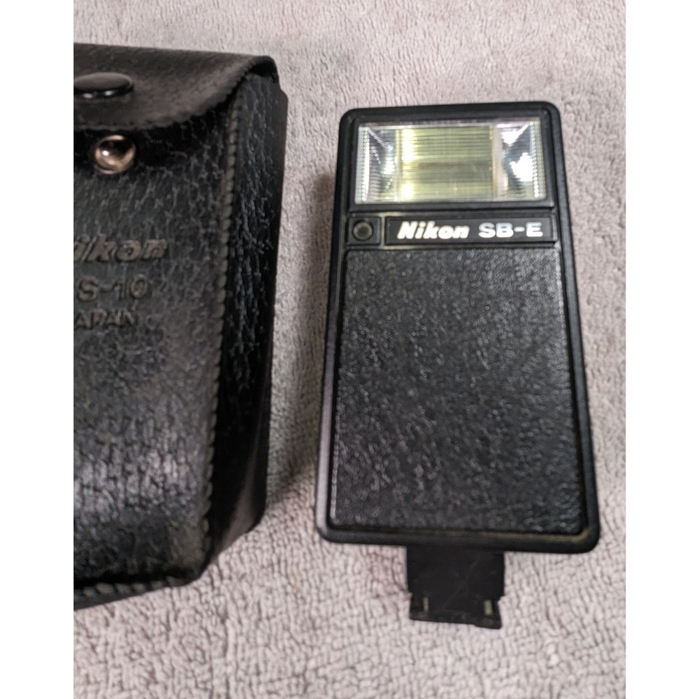 NIKON SPEED LIGHT SB-E - Shoe Mount Camera Flash w/ Case USED UNTESTED