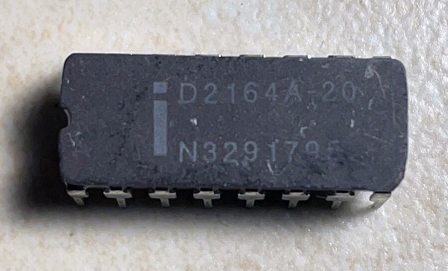 Intel D2164A-20 4164 - 64K x 1 Dynamic RAM