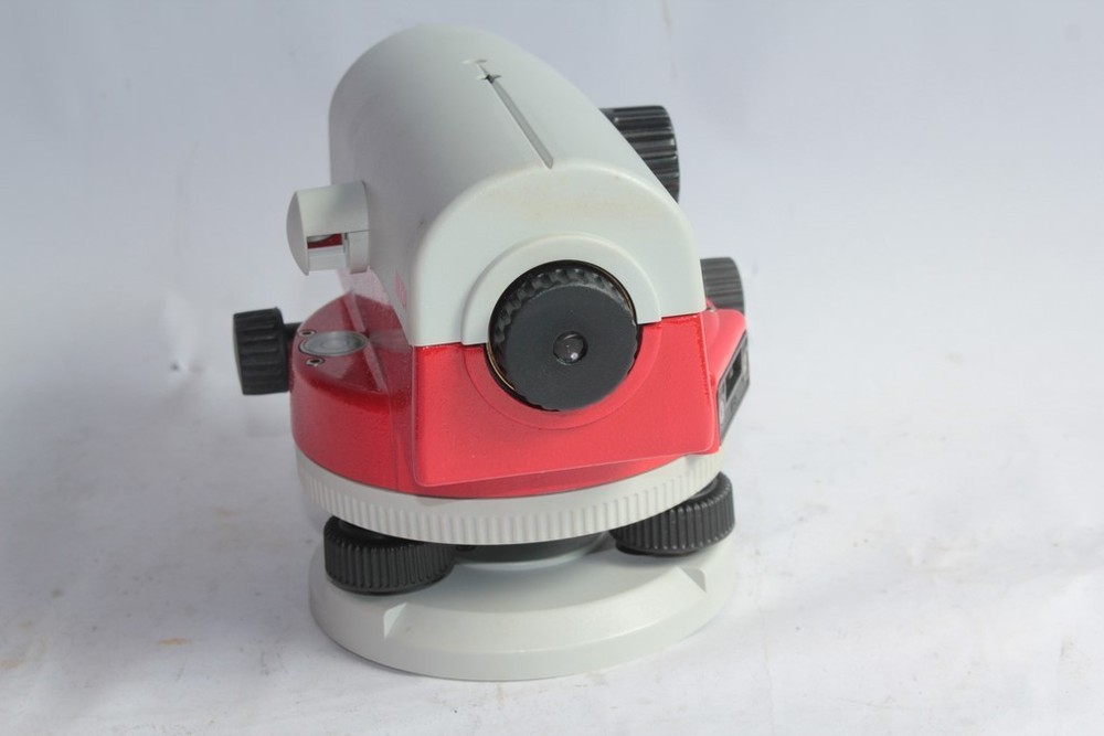 Leica NA724 automatic optical level (59017)