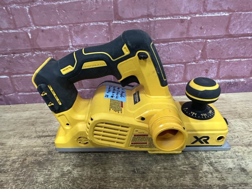 DEWALT 20v Max Wireless Handheld Planer (DCP580B) Tool Only USED