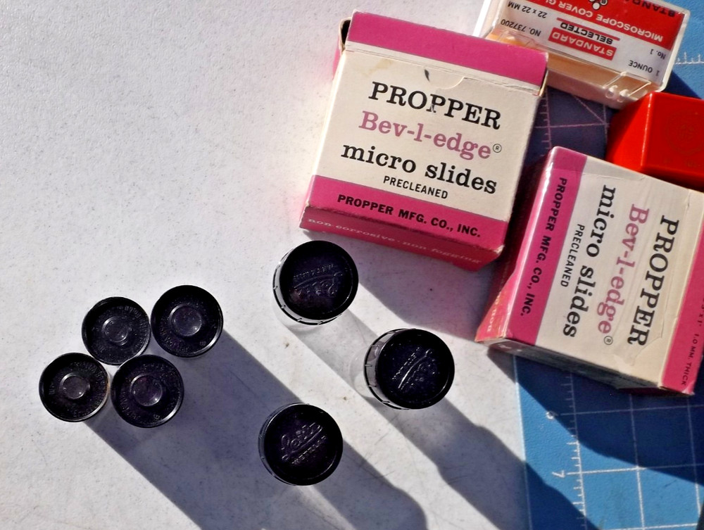 Used Ernst Leitz Wetzlar Microscope w/ case & lens & light