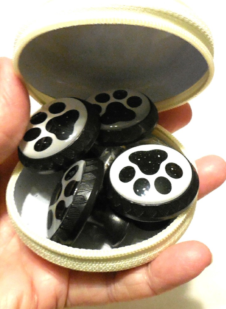 4 Paw Prints Black White Drawer Door Pulls Knobs Acrylic Plastic w/ Screw New