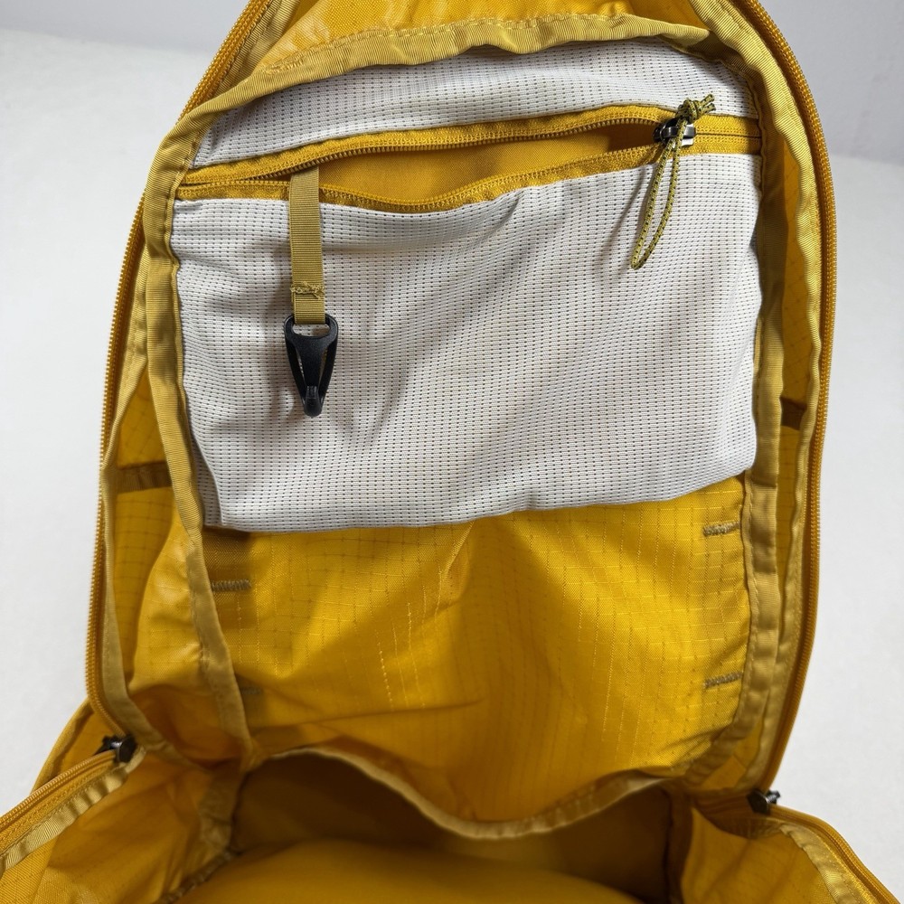 Mountain Hardware Camp 4 21L Backpack Yellow EUC