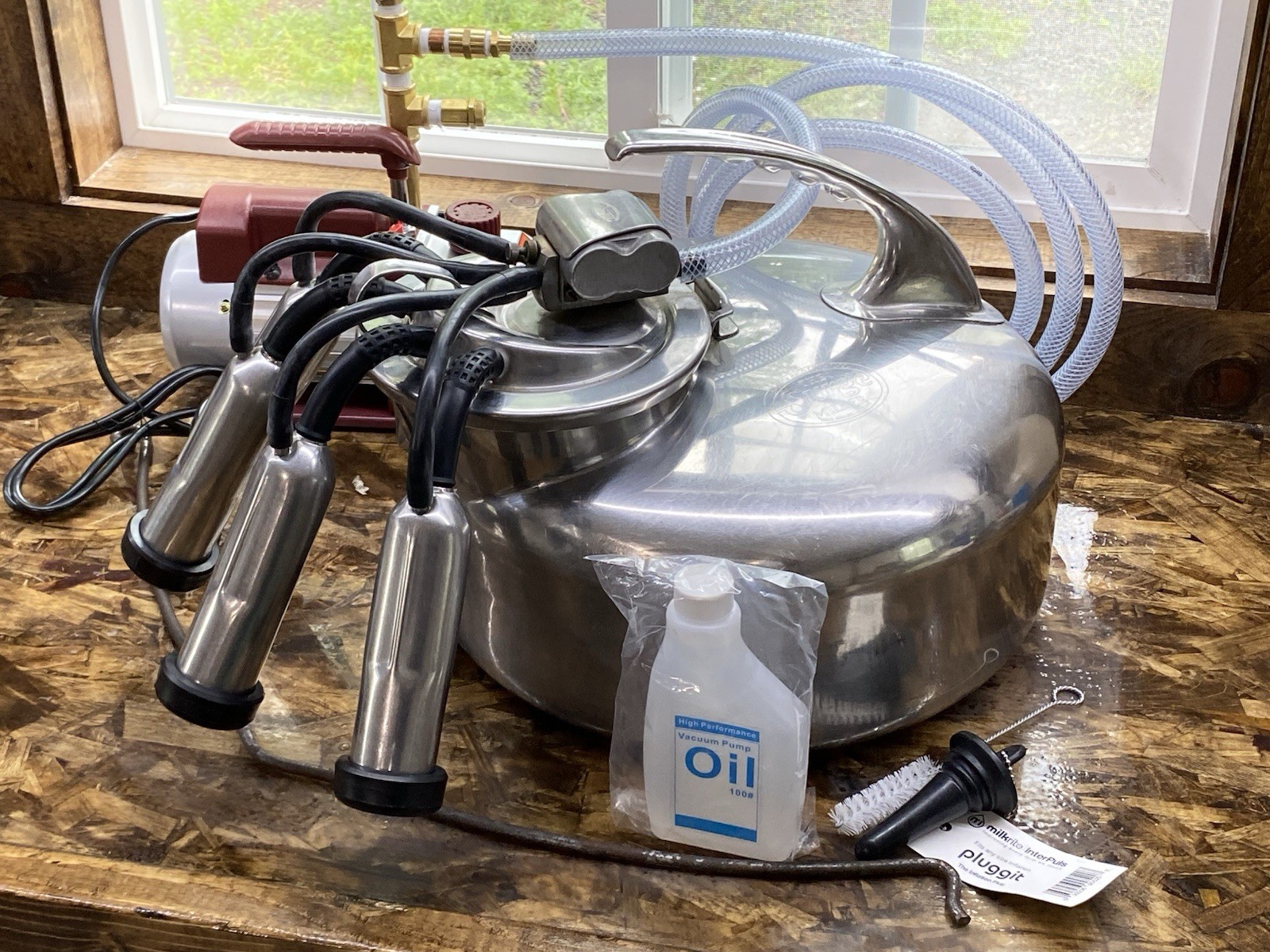 SURGE COMPLETE MILKING MACHINE with Hanger -COW-GOAT NEW 1/3 HP VACUUM PUMP