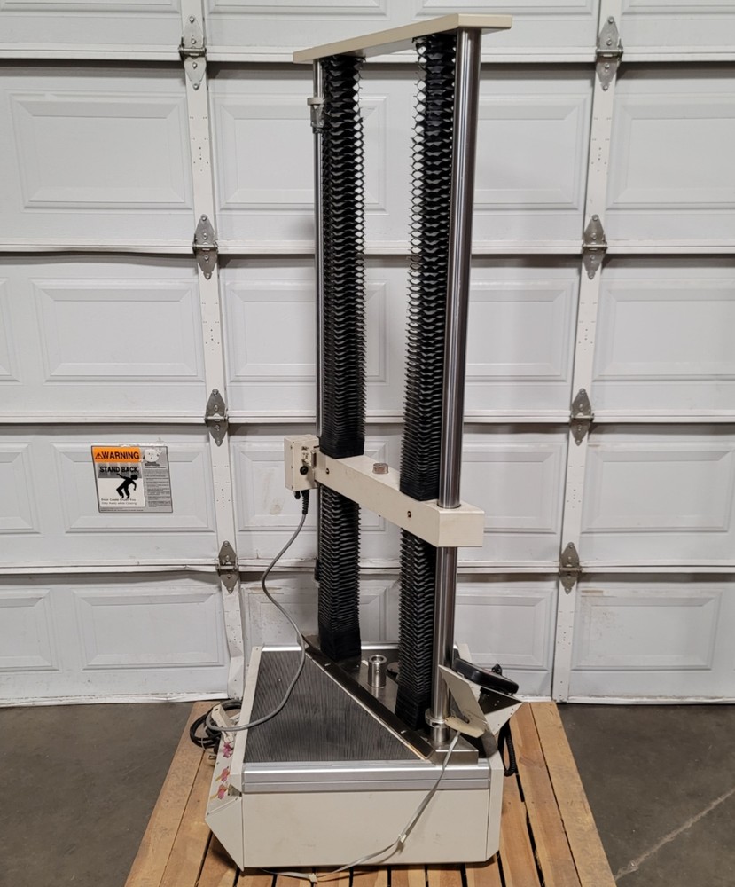 MTS SINTECH 200/S Tension Compression Material Testing Machine System 60ipm, 5kN