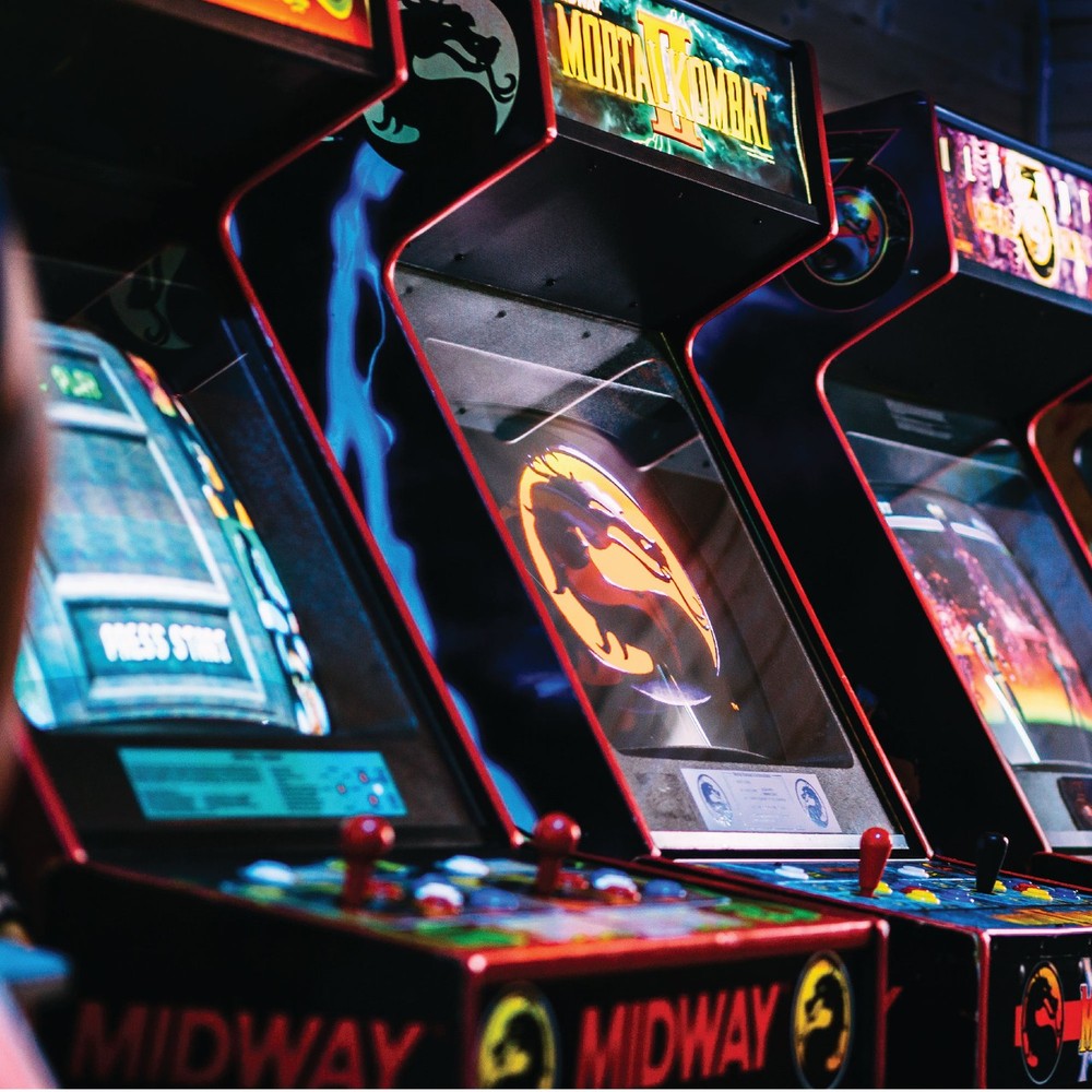 Laser Smart Android Gaming Projector 50 Games with Controllers