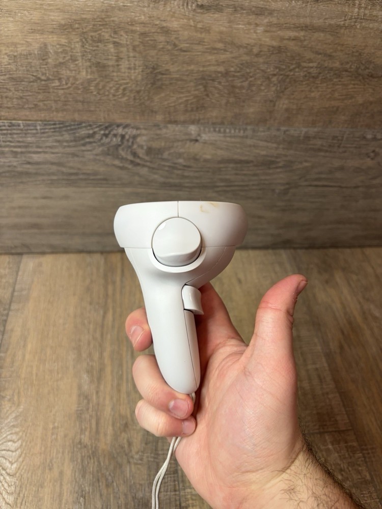 Genuine OEM Original Meta Oculus Quest 2 VR RIGHT Touch Controller Only - Tested