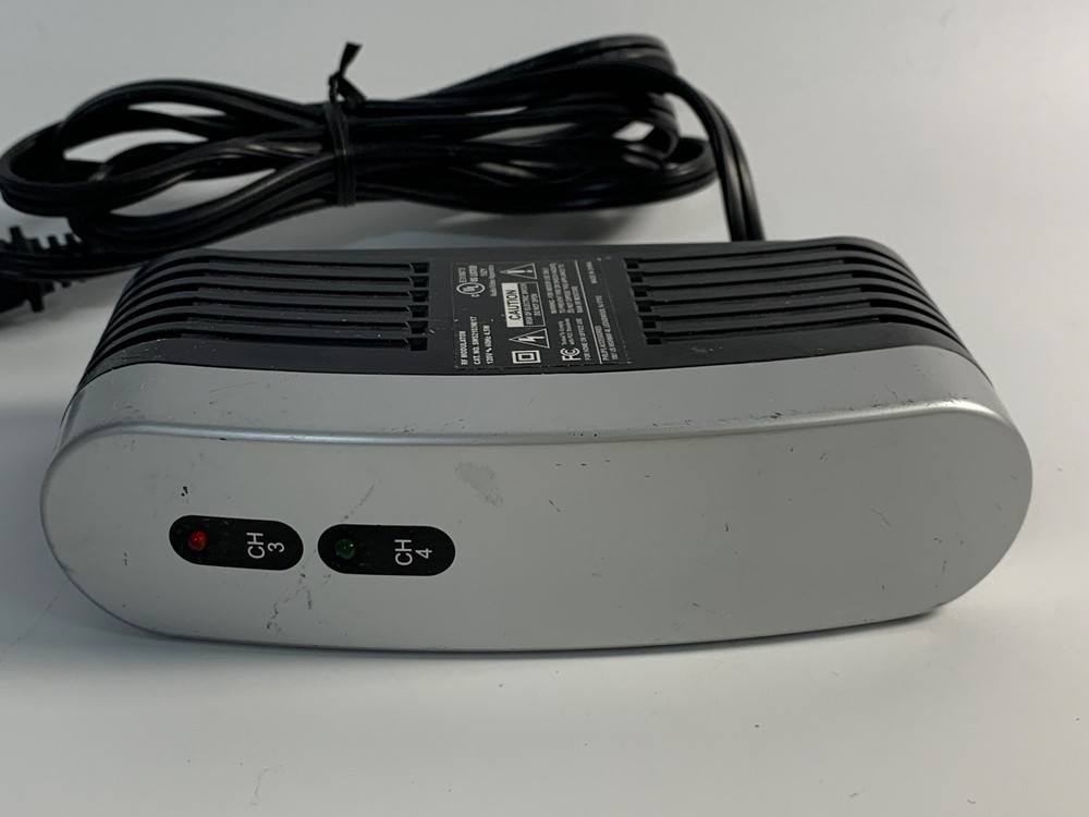 Philips Stereo RF Modulator & Stand SWS2103W/17