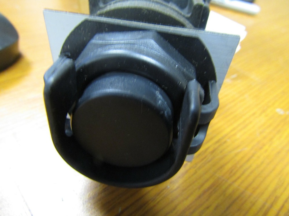 NEW EGS APPLETON UCPB2BL BLACK EXPLOSION PROOF LOCKING PUSHBUTTON