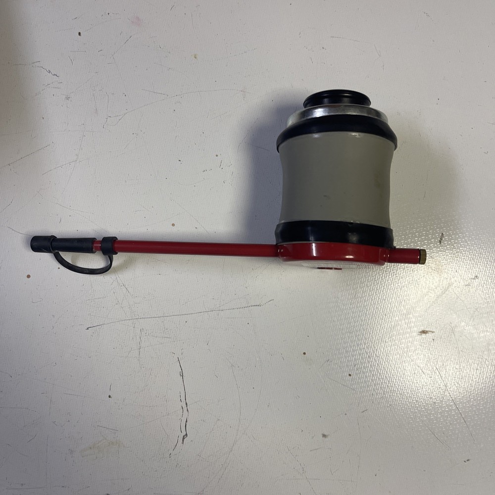 JT Eaton Red Pest Duster